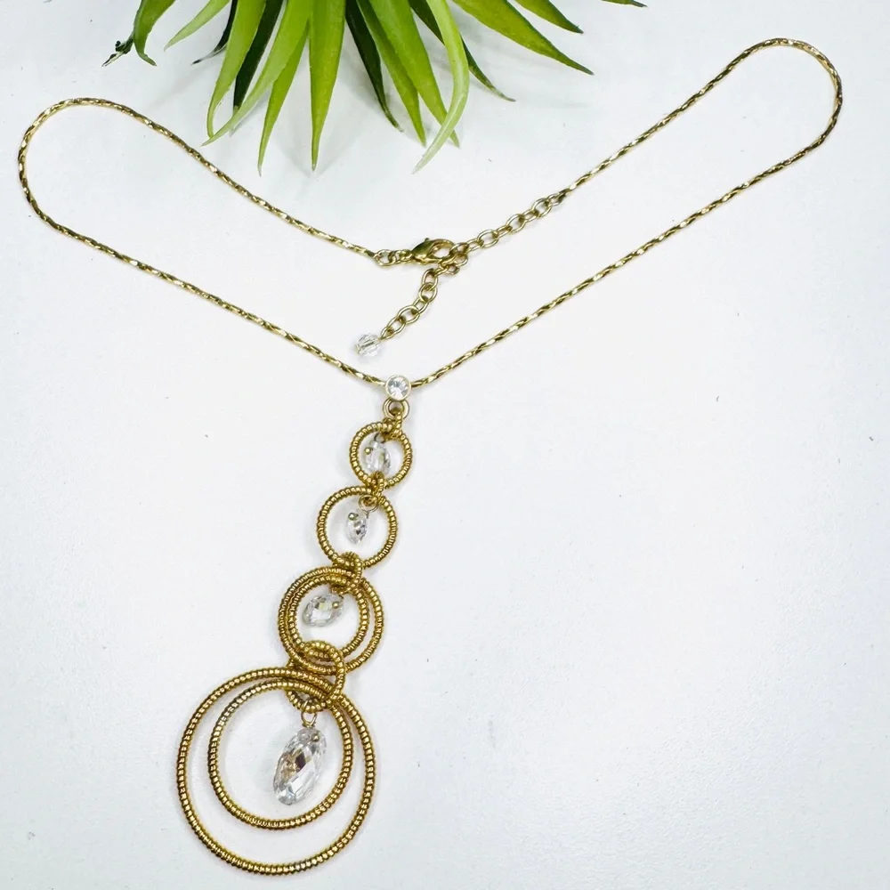 Vintage Y2K Faceted Clear Crystal Gold Tone Textured Circle Pendant Necklace